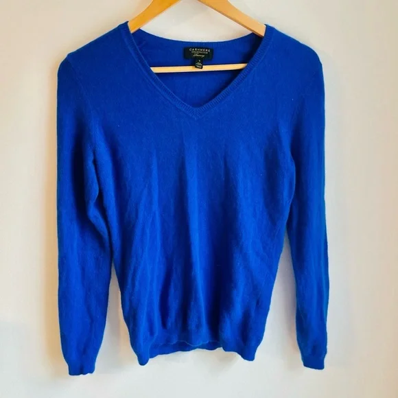 100% Cashmere Charter Club Royal Blue V Neck Sweater Size Small - Picture 1 of 4